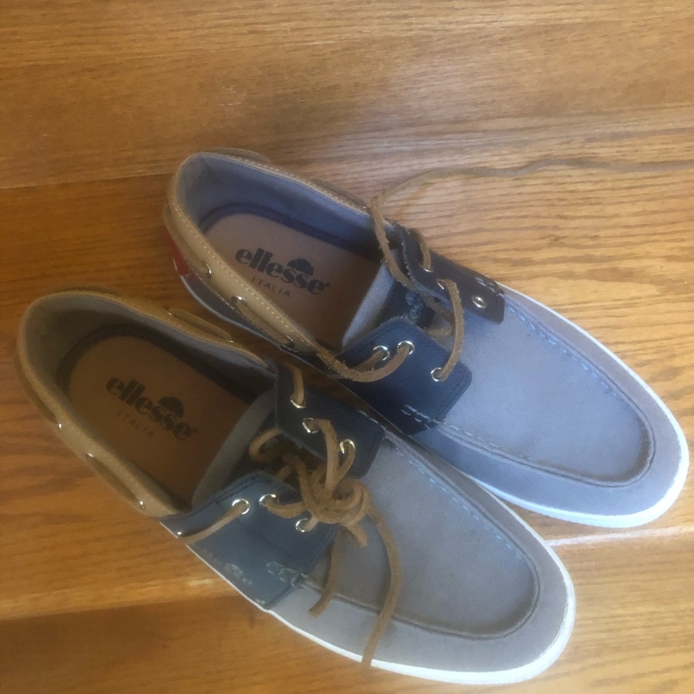 Shoes - Picture 4 of 5